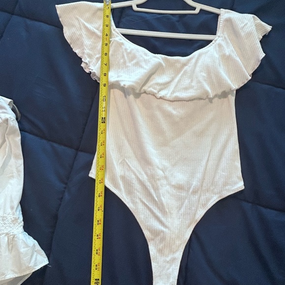 LOVERS + FRIENDS • WHITE RIBBED OFF SHOULDER RUFFLE PULL UP THONG
BODYSUIT- M • - Picture 6 of 7